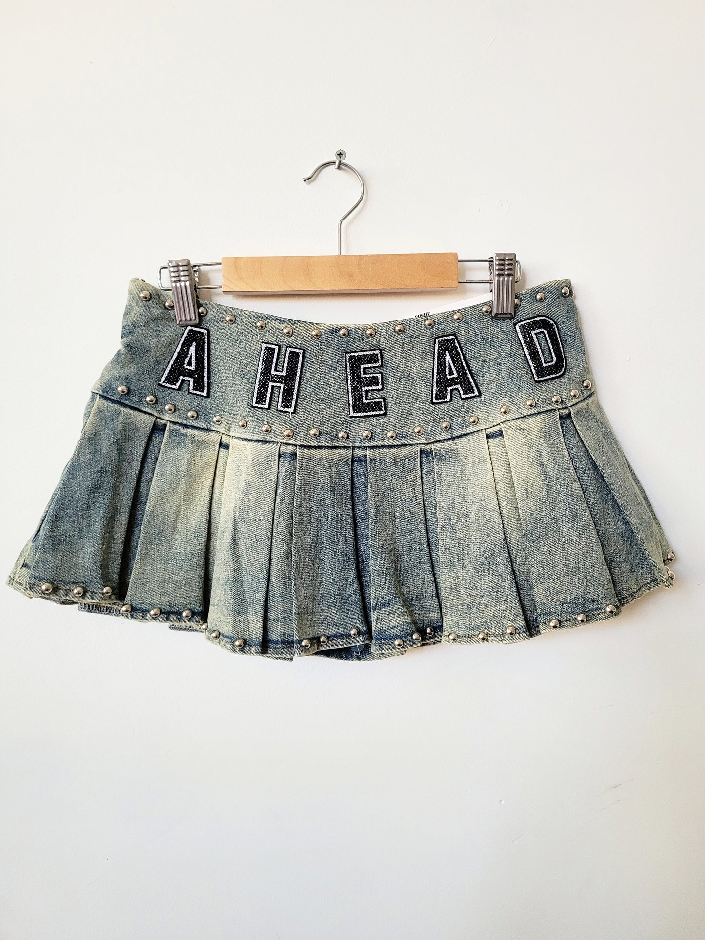Falda Denim "AHEAD" tachas