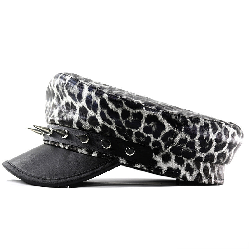 Boina tachas animal print gris