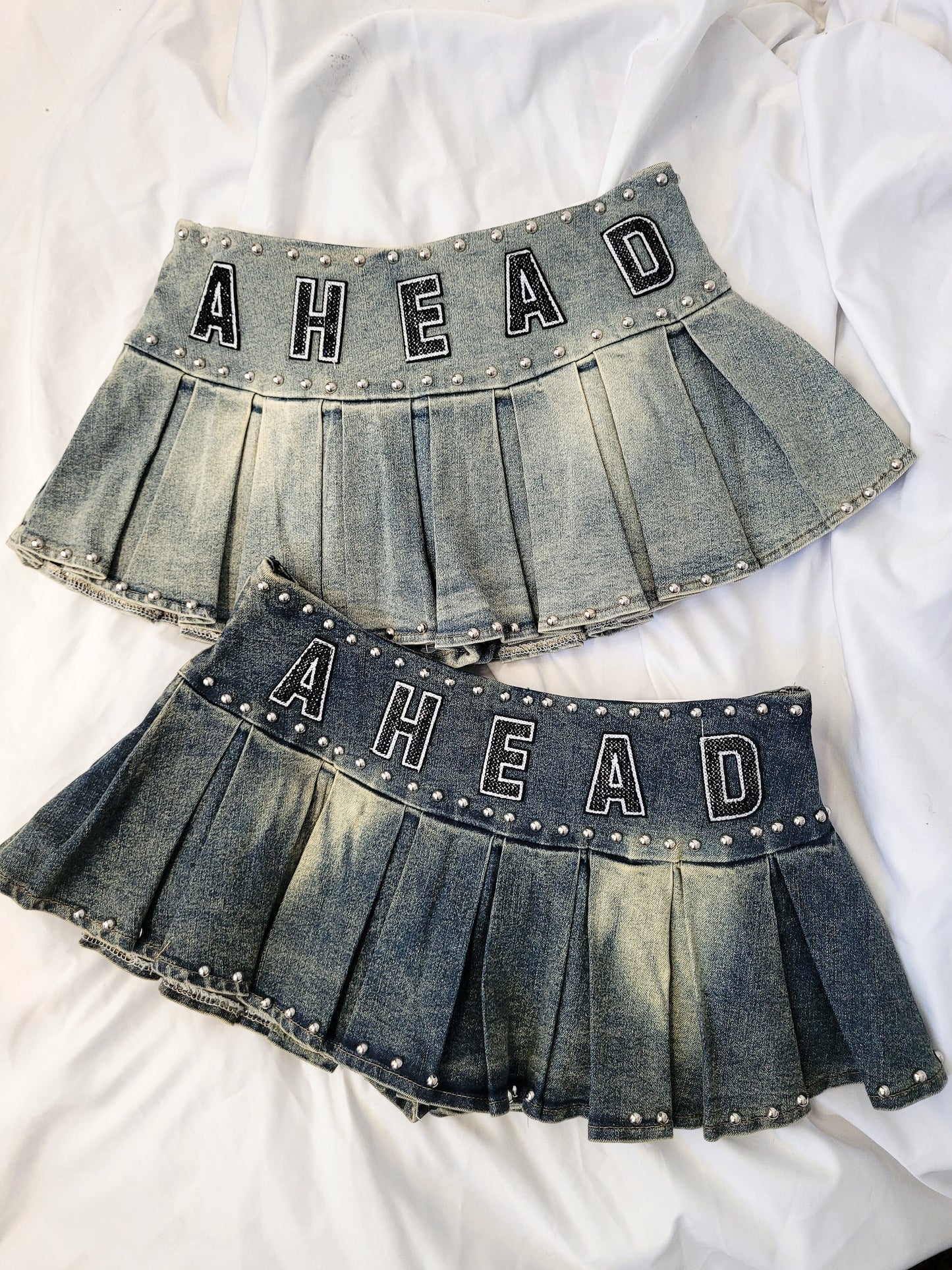 Falda Denim "AHEAD" tachas