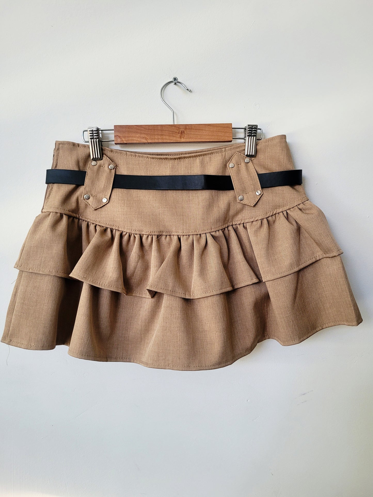 Falda 2 vuelos con cinturón