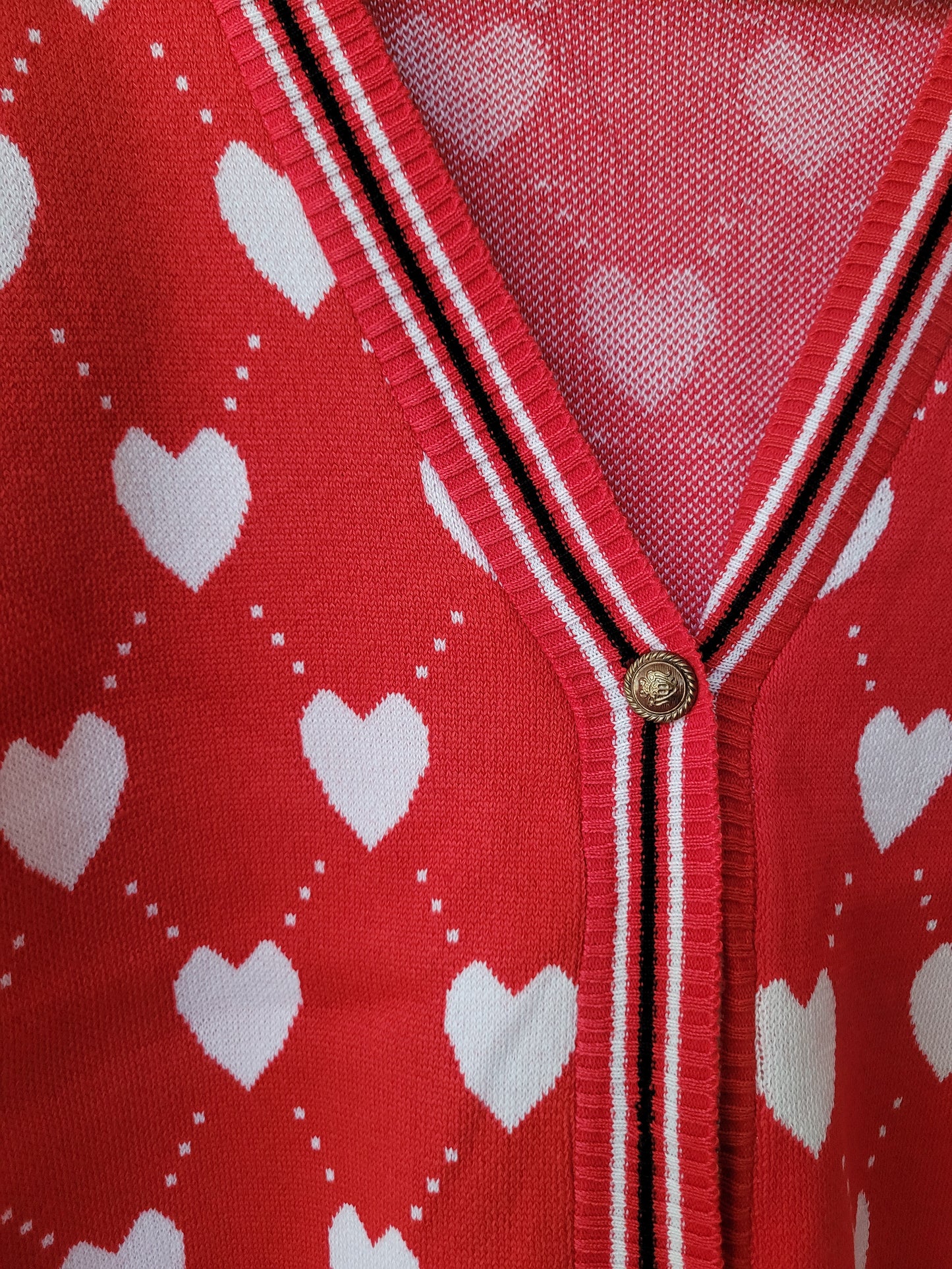 Cardigan rojo corazones