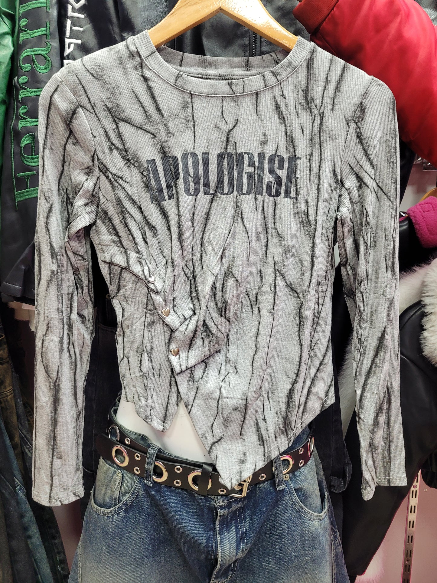 Polera Apologise asimetrica acidwash