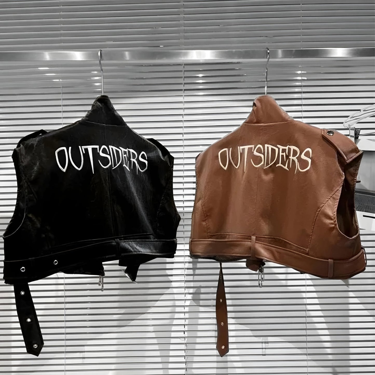 Chaqueta cropped rockera biker