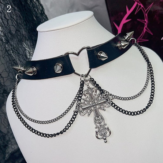 Chocker gotico corazon y cruz